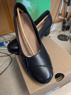 Women's Clarks Rosalyn Belle pumps