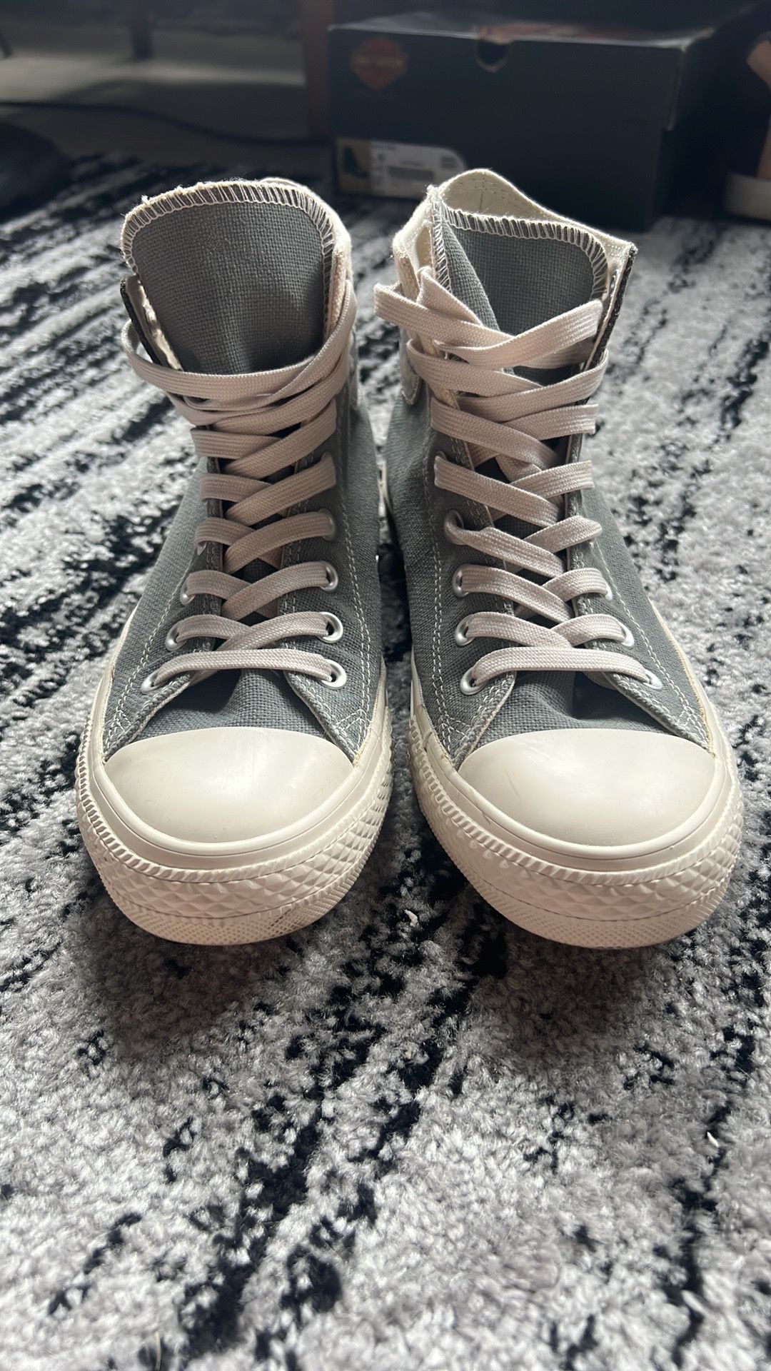 Converse High Tops Men’s 7 Women’s 9 