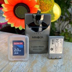 Minolta DiMage G500 Digital Camera