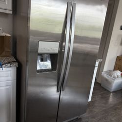 Whirlpool Refrigerator 