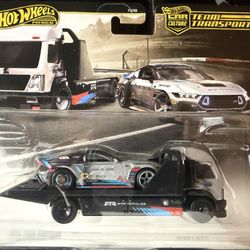 Hot Wheels Premium Team Transport 2026 Mix 2 Vehicle Ford Mustang RTR Die-Cast