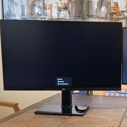 32" Computer Monitor LG 32QN600-B