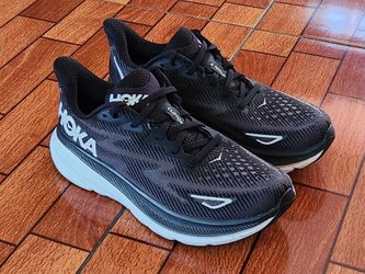 Hoka Women's Size 8B W Clifton 9