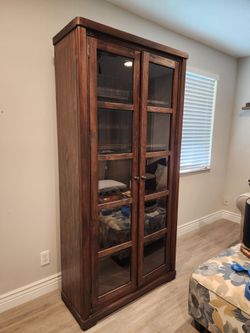 Bookcase with glass. Great condition