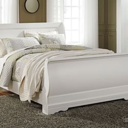 QUEEN Sleigh BED DRESSER MIRROR By Ashley $1000 NEW 