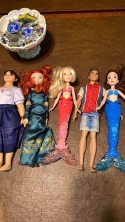 Lot of 5 Fashion Dolls Disney and Barbie
