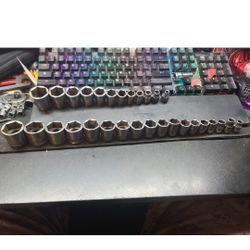 Snap On 30pc 3/8 Drive SAE & Metric Socket Set 6-Point 8-26 1/4-1"