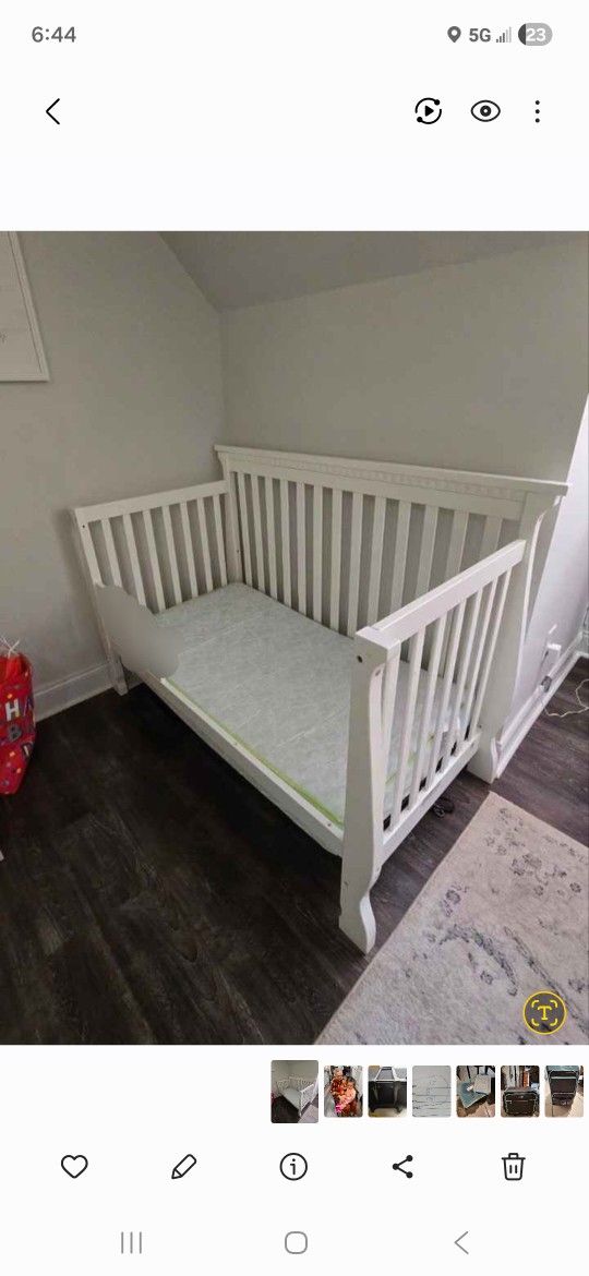 Nice Crib / Toddler Bed