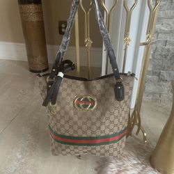 Handbag 