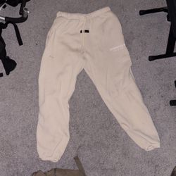 Cream Essentials Sweats Size S