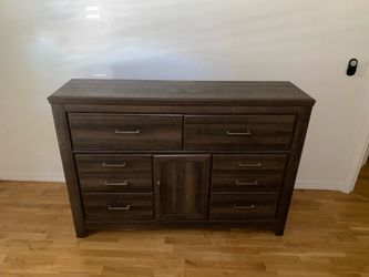 Juararo 6 Drawer Dresser Ashley Furniture Industries