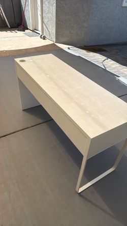 Table desk/ Vanity