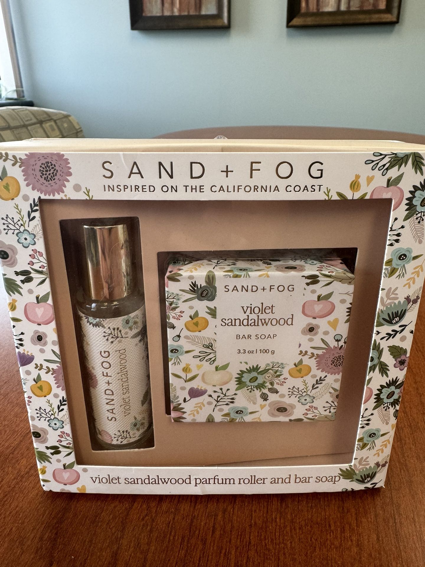 New Sand & Fog Violet Sandalwood Parfum Roller And Bar Soap Set