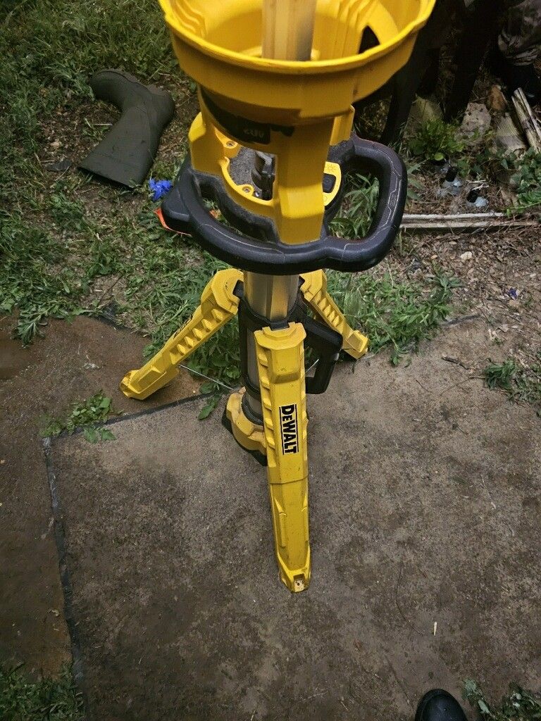 Dewalt Stand Up Light