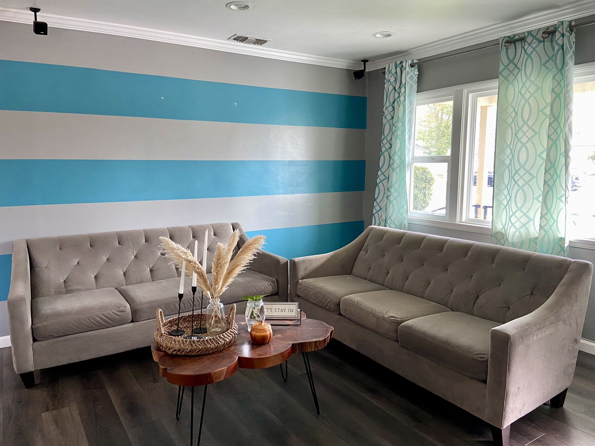 Macy’s Living Room Set for Sale in Riverside, CA OfferUp