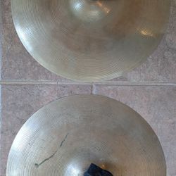 18" Zildjian Crash Cymbals. Pair