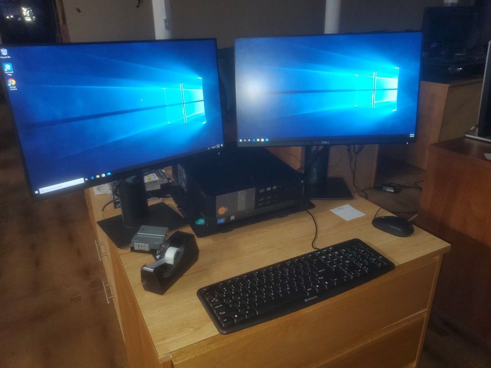 DELL SFF WITH 2 24' MONITOR COMPLETE SET (B1011)

