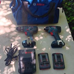 Bosch Impact Drill Lot w / Drills / Battery/ Charger/ Tool Bag