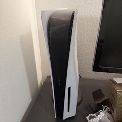 Play station 5 in great condition!