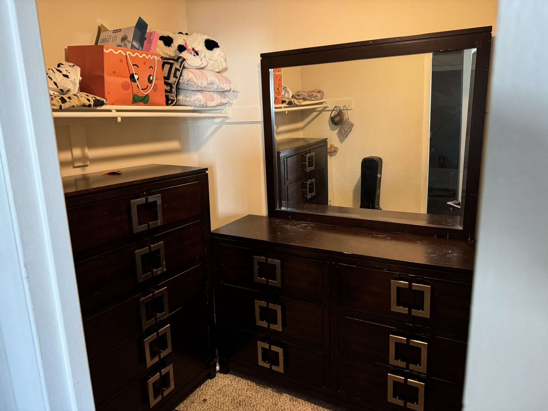 Traditional Dresser w/Mirror and Chest