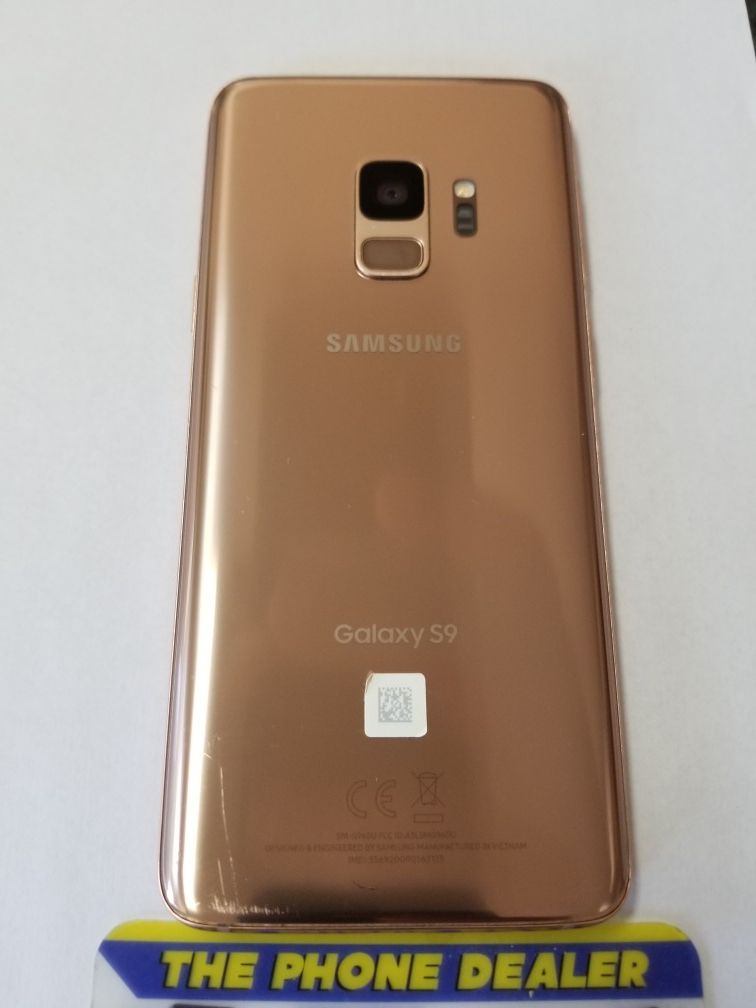 Unlocked Samsung s9 64g Gold very good clean imei