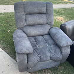 Free recliner on curb