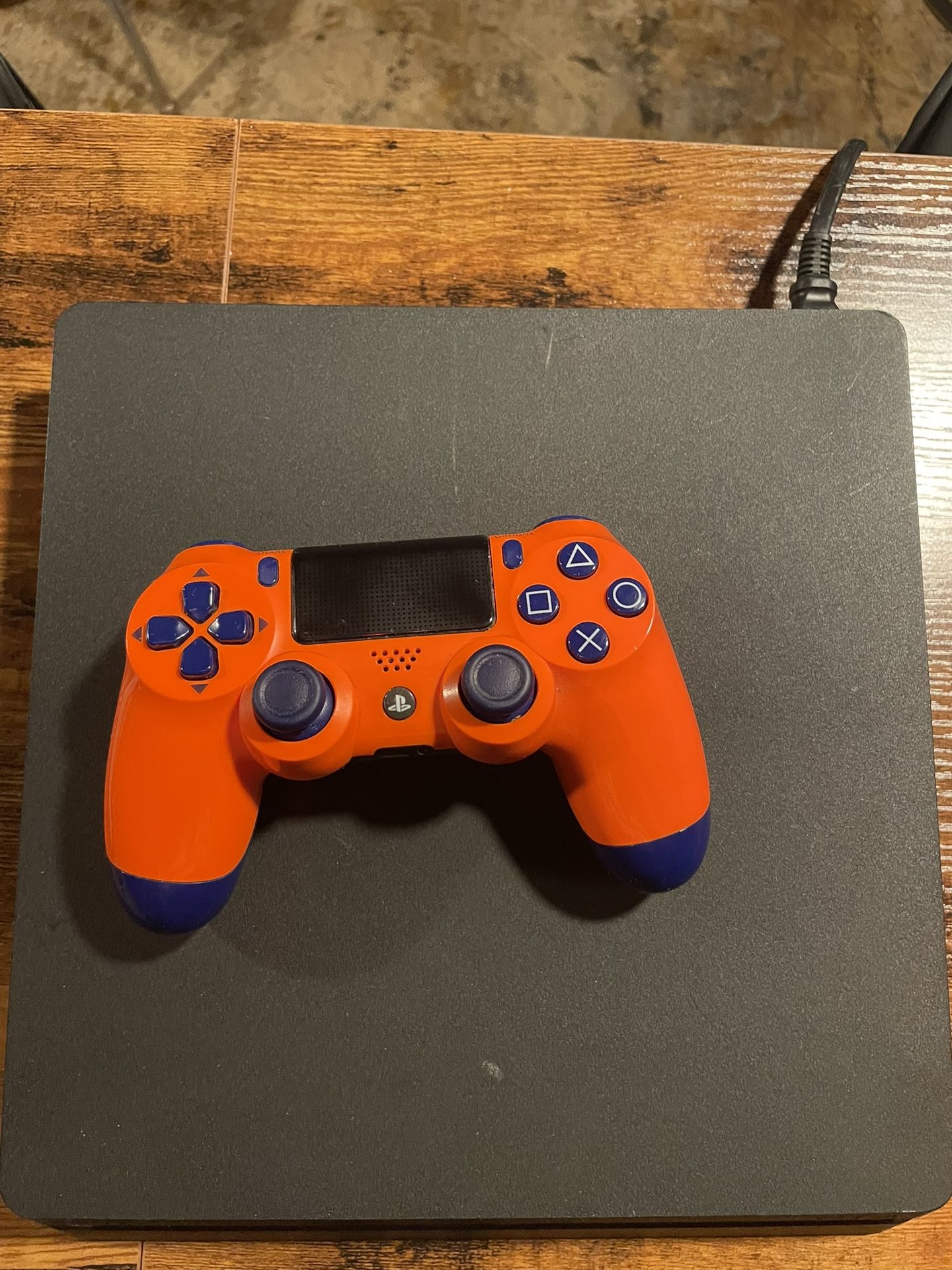 Ps4 Slim 1TB With Remote