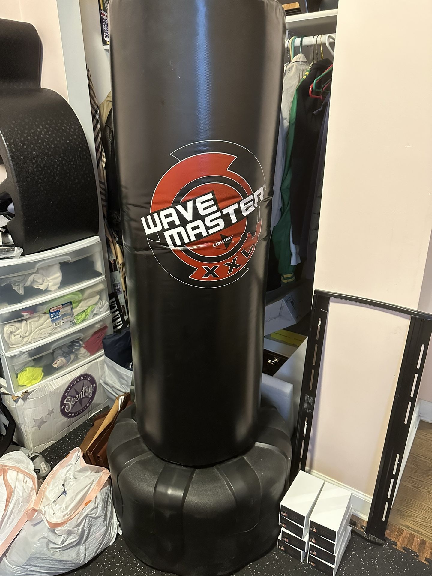 Martial Arts/Boxing Punching Bag for Sale in Chicago, IL OfferUp