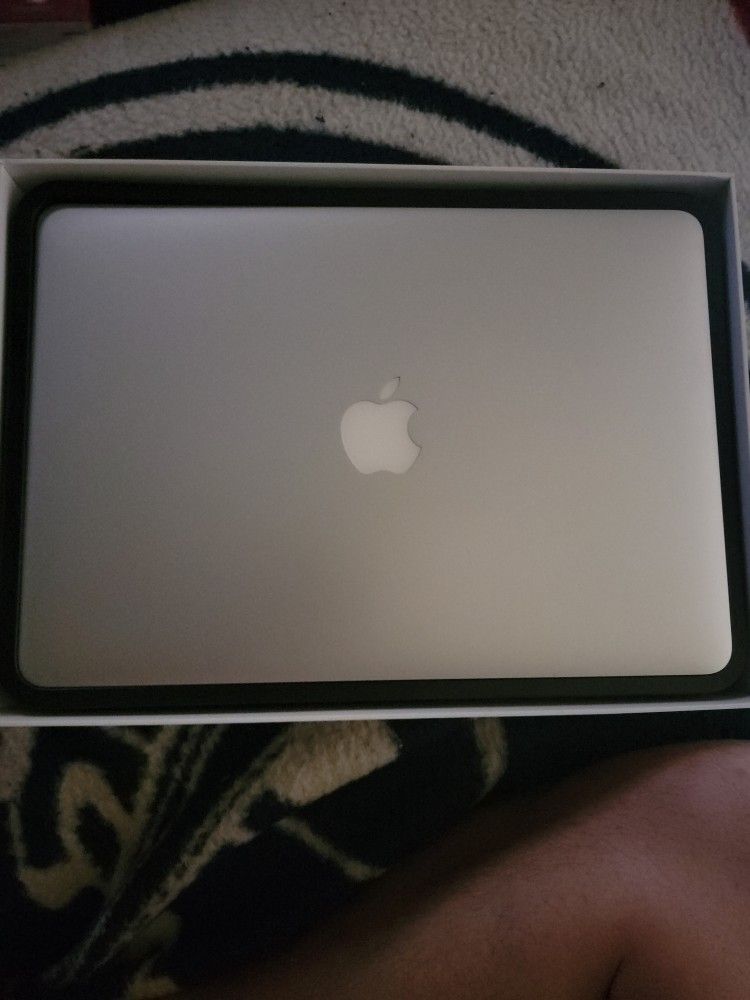 Macbook Air 2017 Like New