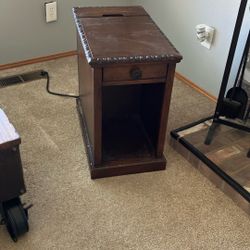 End Table W/ Outlets And USB