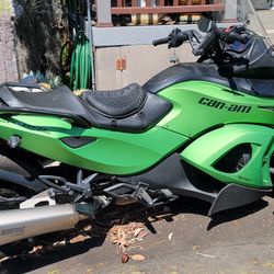 2013 Can-Am Spyder RSS