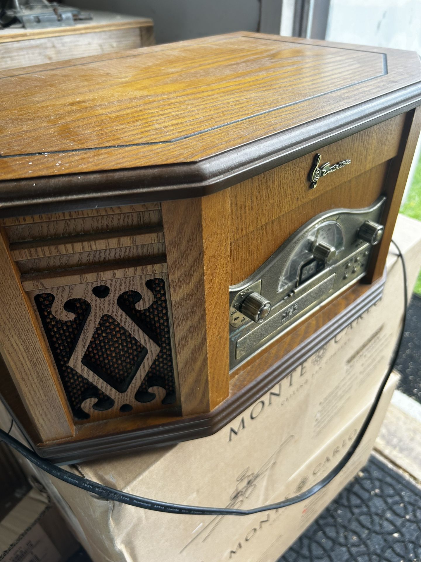 Radio Modelo Antiguo, Con Plato y CD