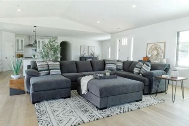 Sectional couch + Ottoman