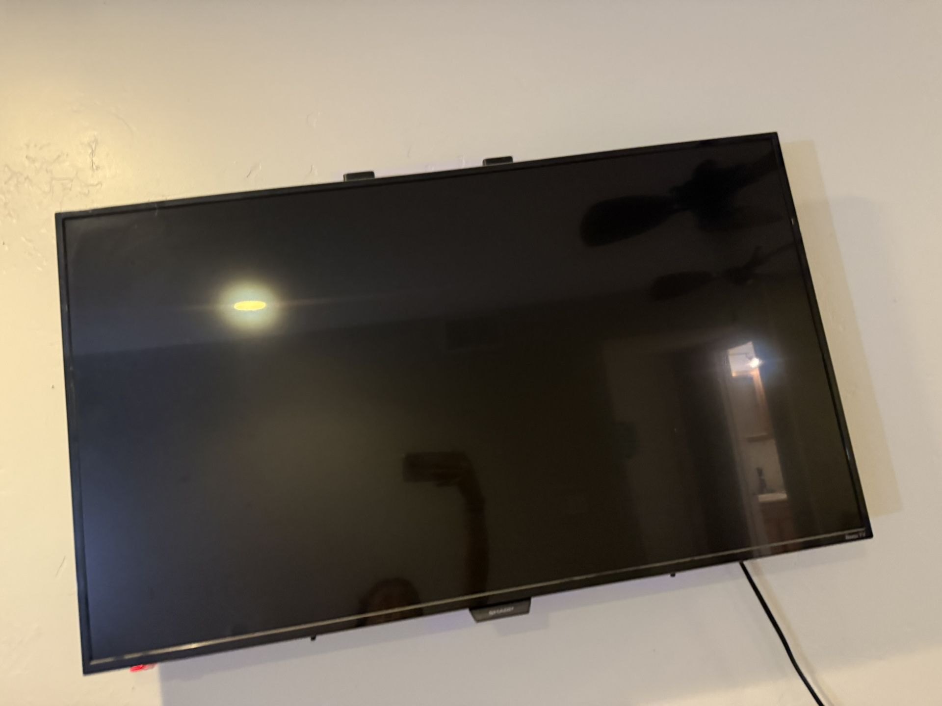 43” Sharp Tv With Roku