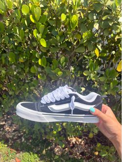 Vans Knu Skool Size 10