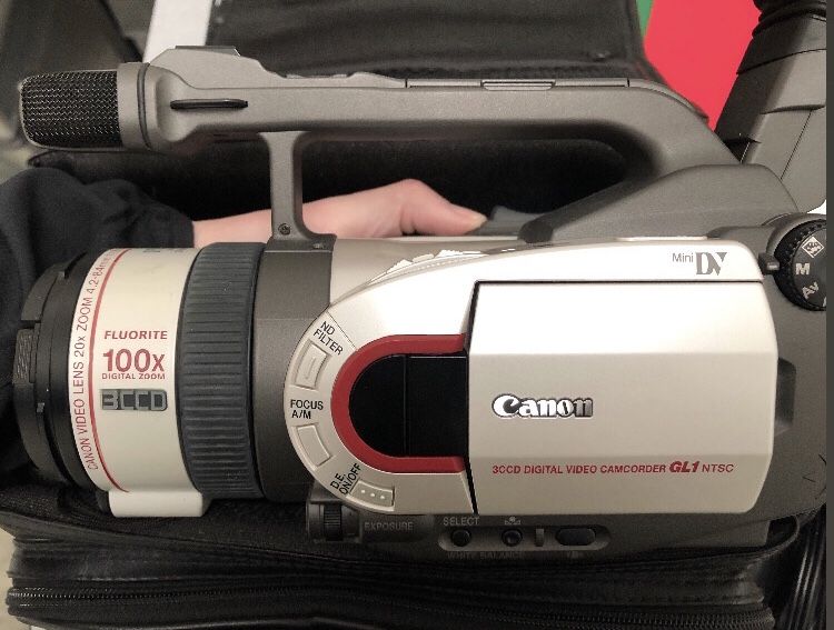 Canon 3CCD GL1