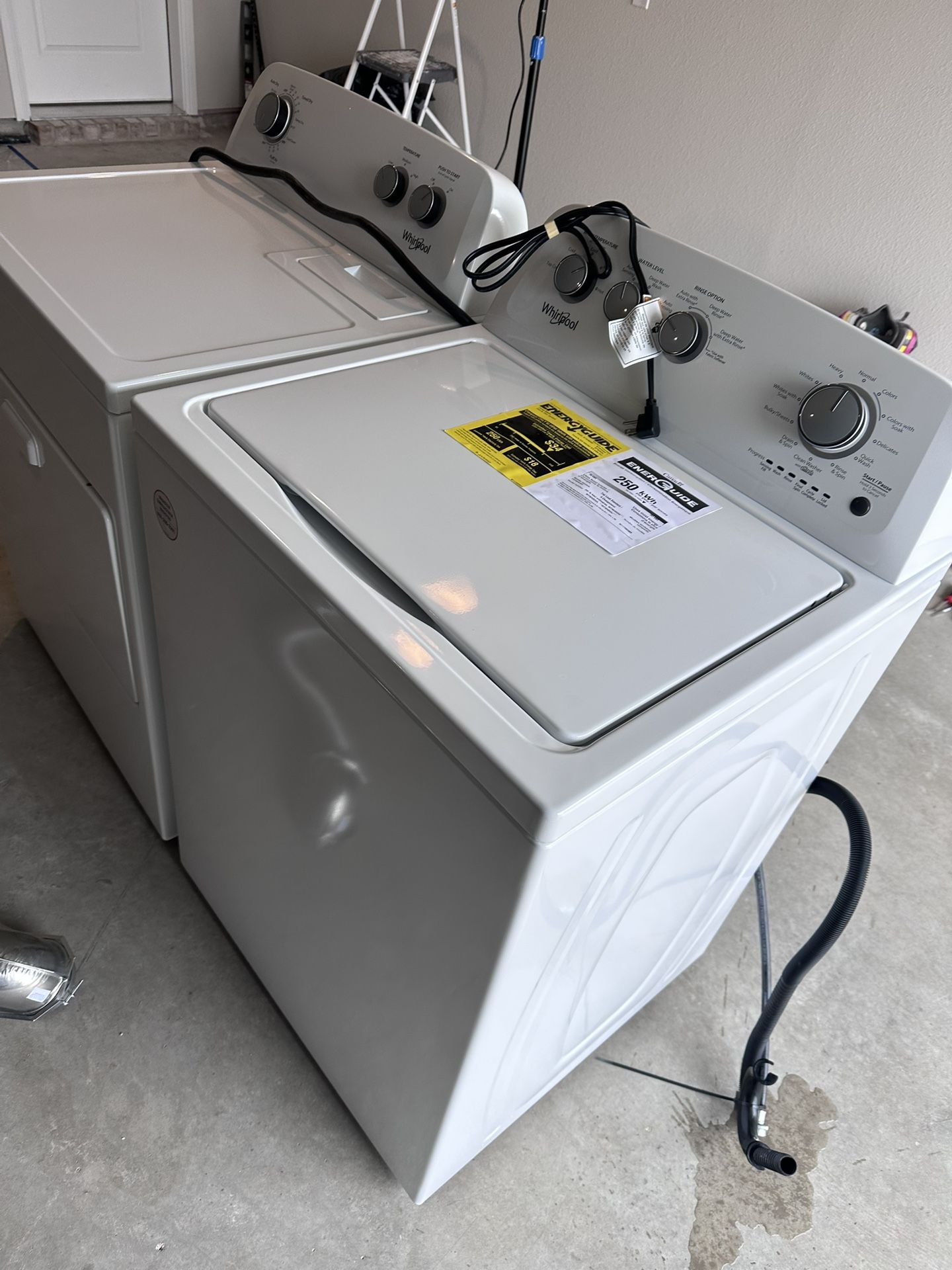 Brand New Whirlpool Washer & Dryer ( Energy Efficiency)