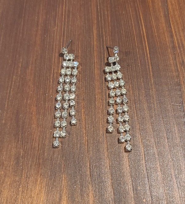 Formal Sparkly Earrings