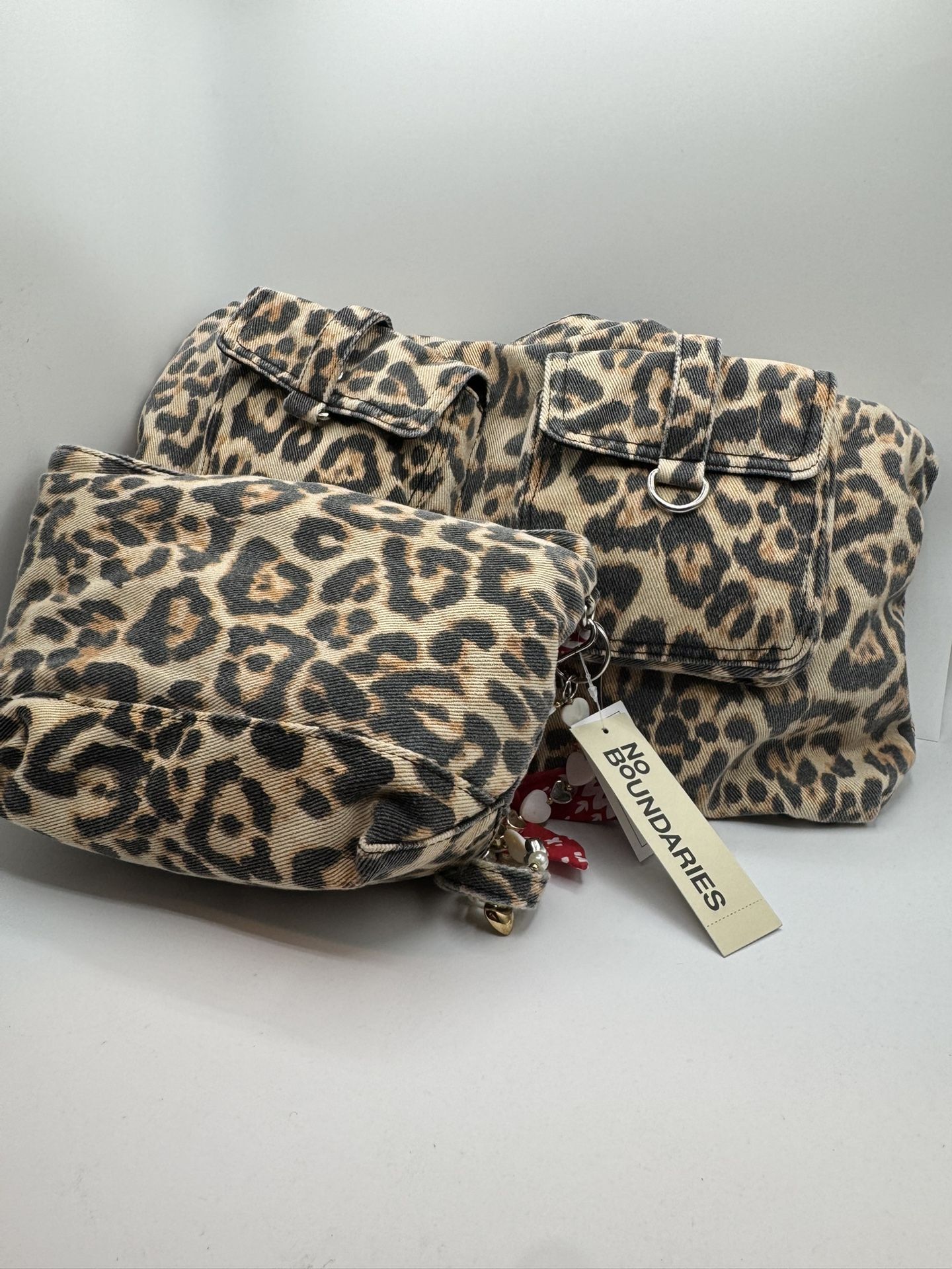 No Boundaries Women's Leopard Hobo Bag Purse Casual Pouch Keychain VIRAL TIKTOK