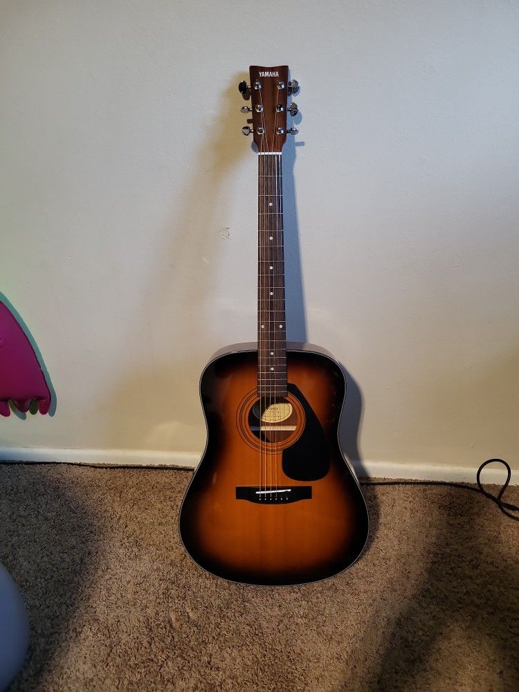 Yamaha F325D
