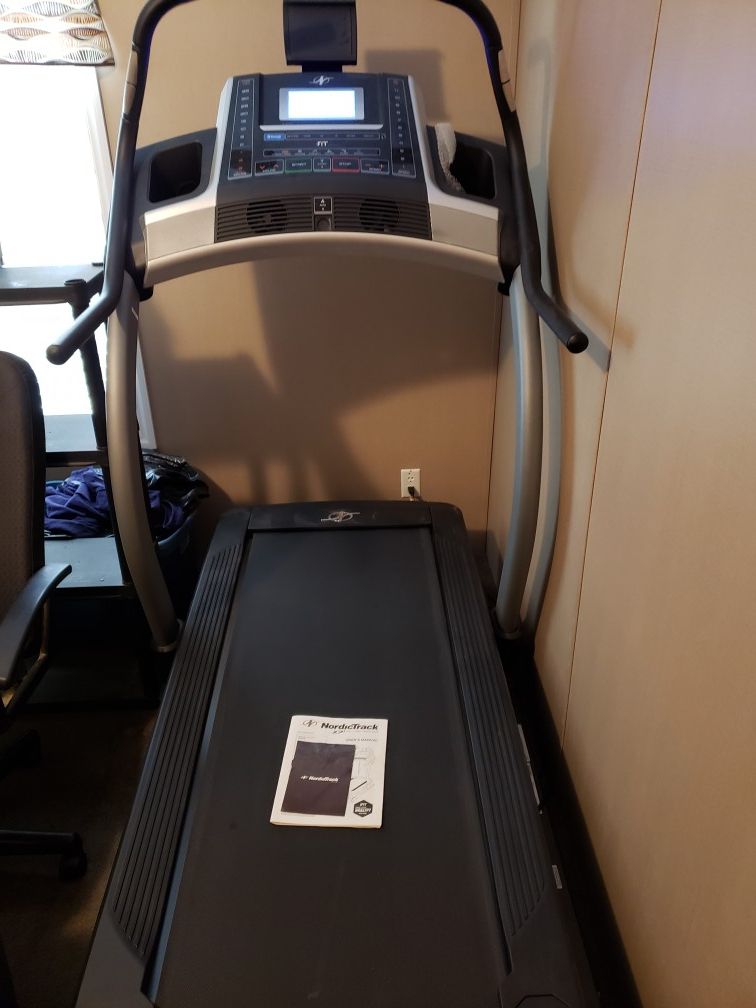 NordicTrack x7i incline trainer operettic