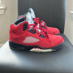 Air Jordan Retro 5 “Raging Bull” Red