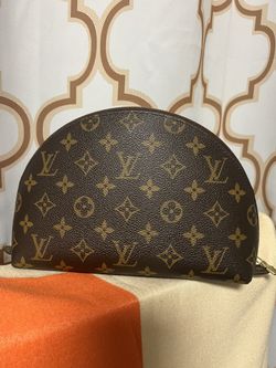 LV make up pouch 