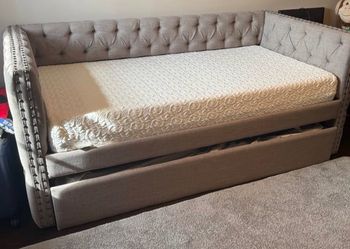 Trundle bed with 2 mattress