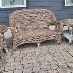 Outdoor Wicker Set Free For The Taking 