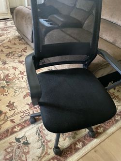 Black Mesh Office Chair with Wheels