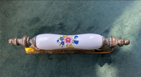 6 Vintage Flower drawer pulls