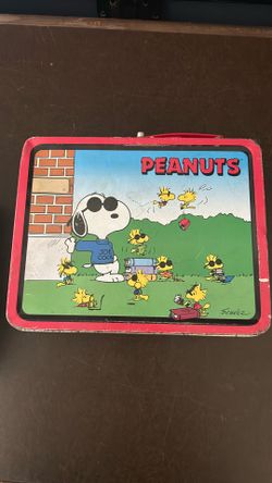 Snoopy vintage metal lunchbox