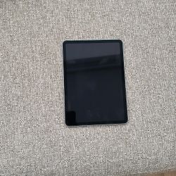 iPad Air M2 11-inch (2024) – Excellent Condition