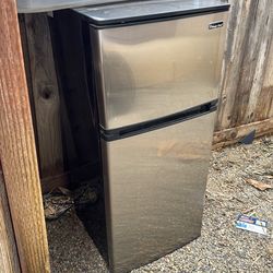 Refrigerator freezer